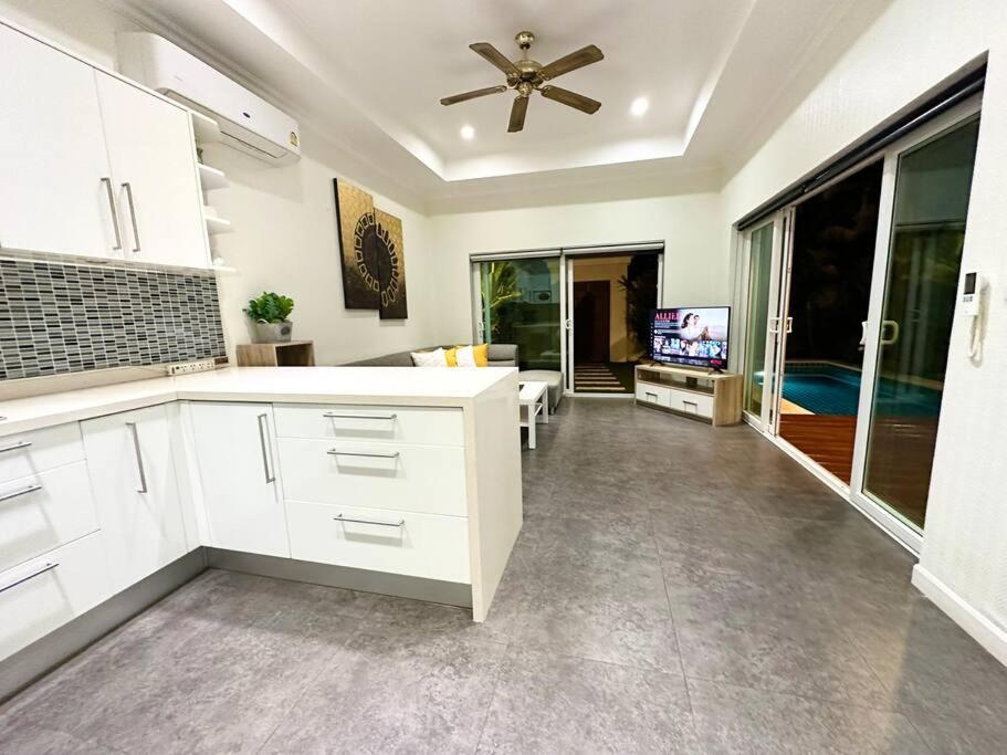 View Talay - Luxury, 1 Bedroom - Private Pool Villa, 500m From - Vtv 170